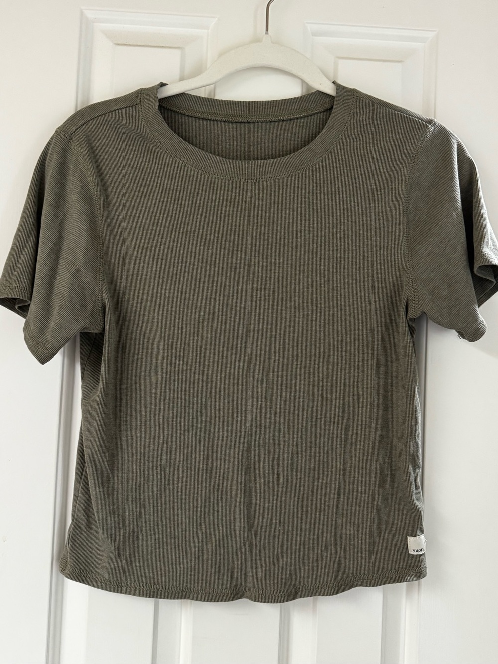 Vuori Pose Fitted Tee